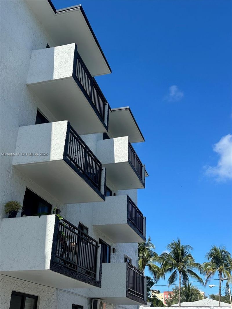 529 SW 4th St , Unit 104, Miami, FL 33130 Photo