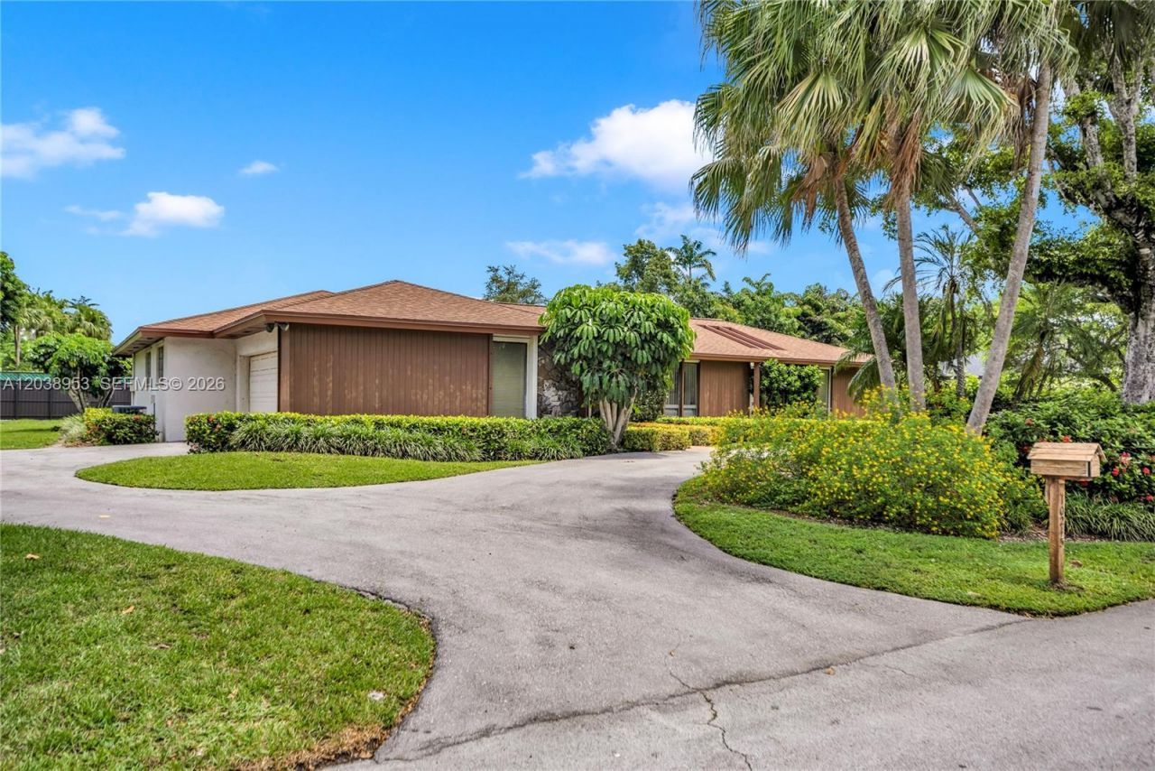 10245 SW 130th St, Miami, FL 33176 Photo