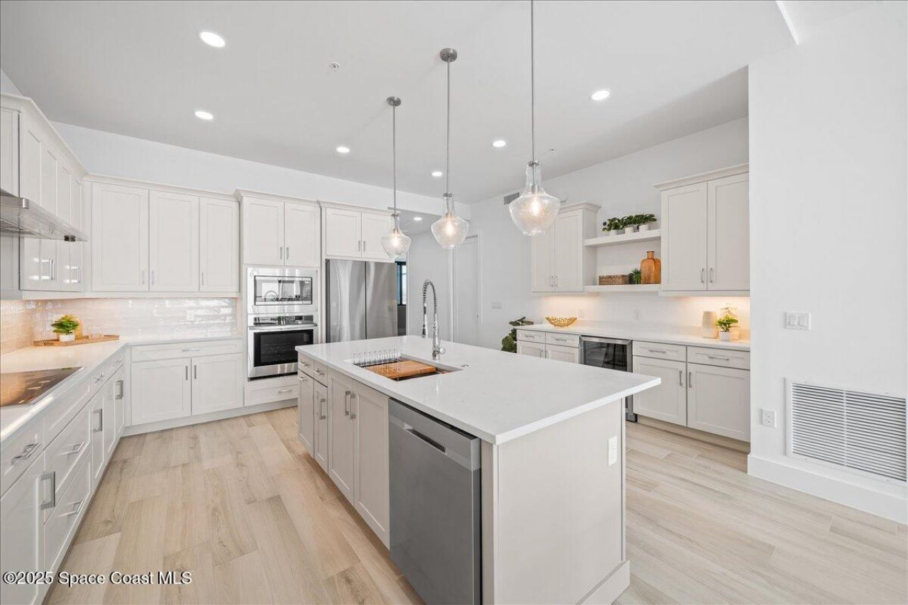 225 Strand Drive, Unit 304, Melbourne Beach, FL 32951 Photo