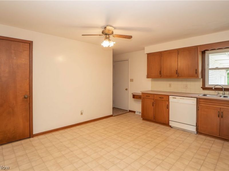 3090-3092 Brumbaugh Street NW, North Canton, OH 44720 Photo 8