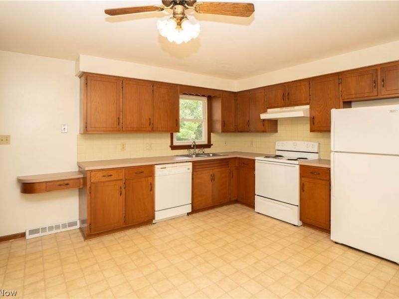 3090-3092 Brumbaugh Street NW, North Canton, OH 44720 Photo 9