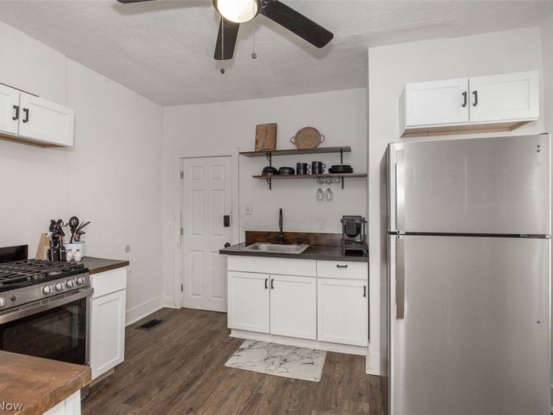 2334 E 97th Street , Cleveland, OH 44106 Photo 9
