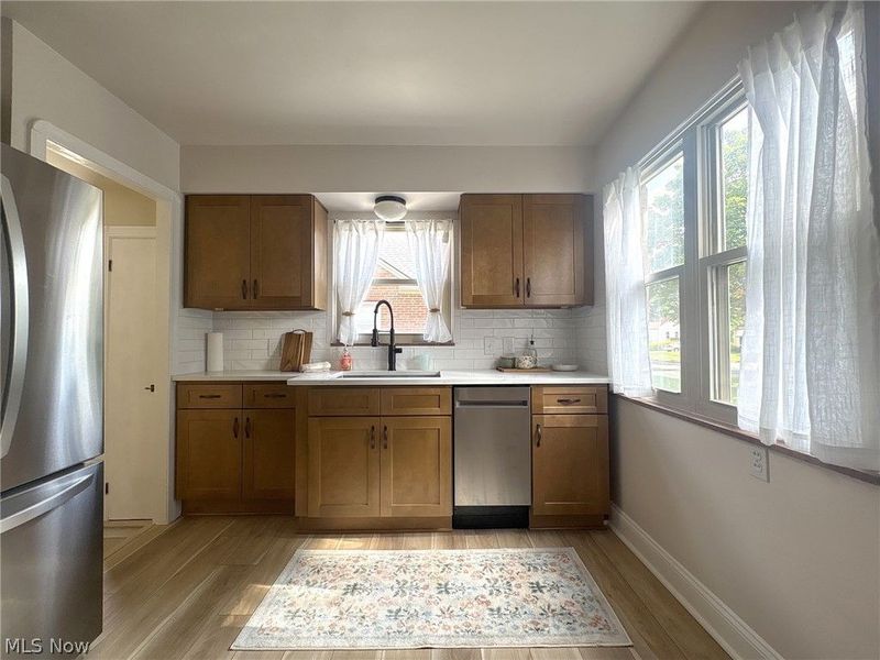 5082 W 5th Street , Brooklyn Heights, OH 44131 Photo 10