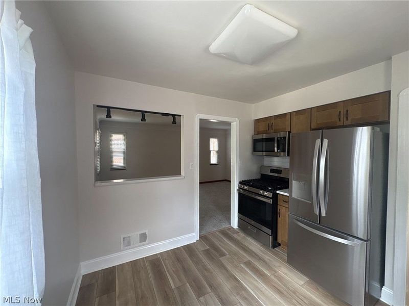 5082 W 5th Street , Brooklyn Heights, OH 44131 Photo 12