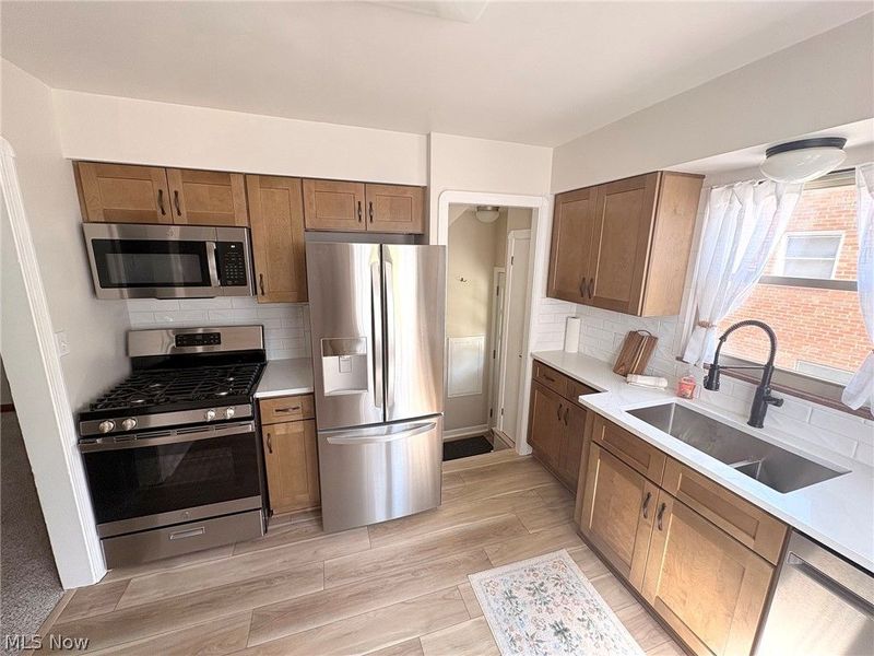 5082 W 5th Street , Brooklyn Heights, OH 44131 Photo 13