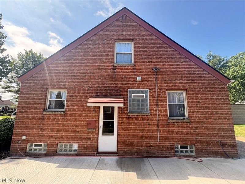 5082 W 5th Street , Brooklyn Heights, OH 44131 Photo 3