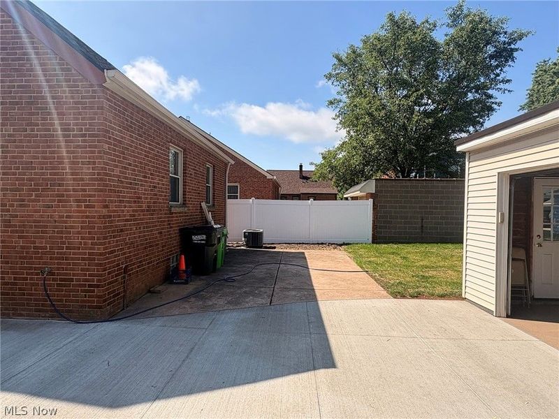 5082 W 5th Street , Brooklyn Heights, OH 44131 Photo 4