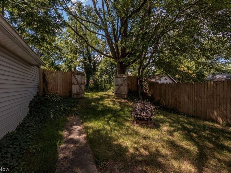 1511 Grace Street , Alliance, OH 44601 Photo 6