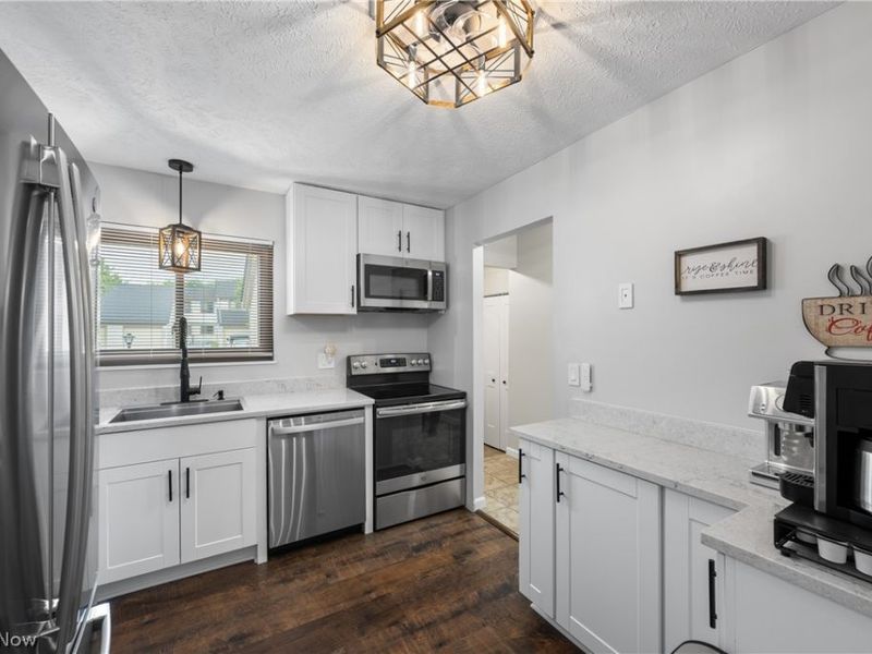 5564 Storrington Oval, Parma, OH 44134 Photo 13