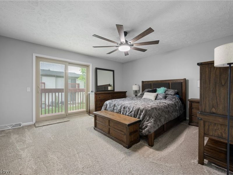 5564 Storrington Oval, Parma, OH 44134 Photo 16