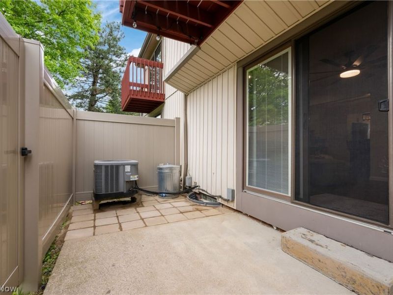 5564 Storrington Oval, Parma, OH 44134 Photo 29
