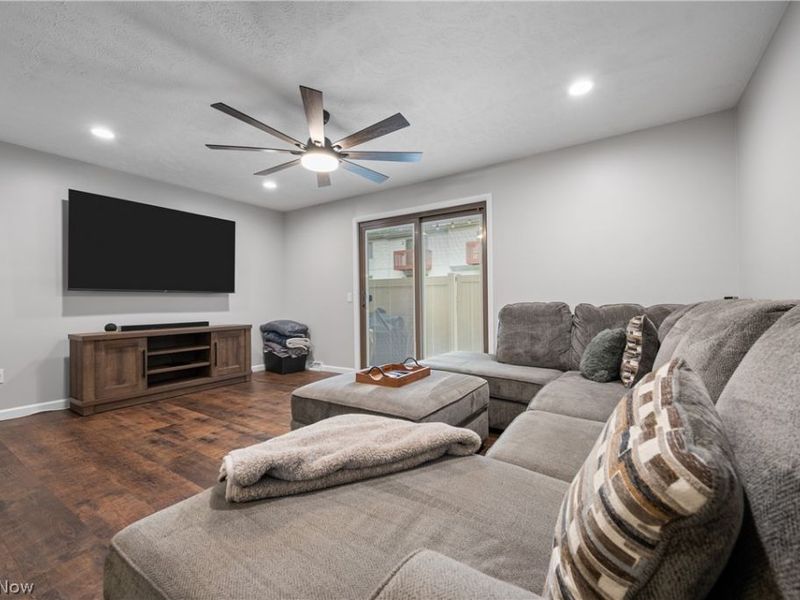 5564 Storrington Oval, Parma, OH 44134 Photo 4