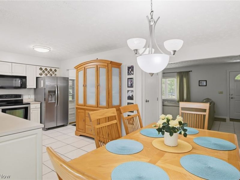 7003 White Oak Drive, Hubbard, OH 44425 Photo 6