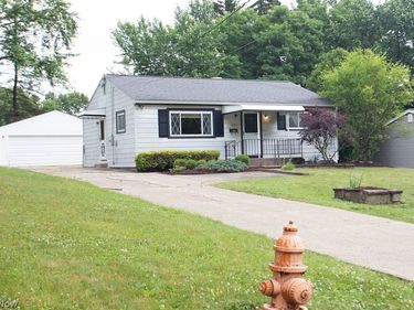 3894 Cannon Road, Youngstown, OH 44515
