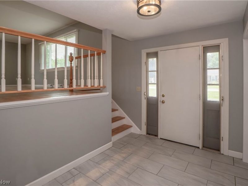 903 Glenwood Street SW, North Canton, OH 44720 Photo 4