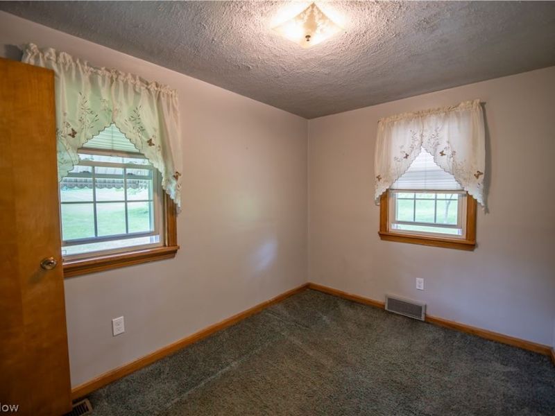 3063 Diamond Street NE, Canton, OH 44721 Photo 12