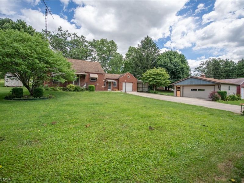 3063 Diamond Street NE, Canton, OH 44721 Photo 2
