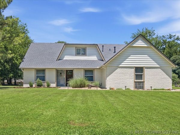 18013 E 93rd Street North , Owasso, OK 74055