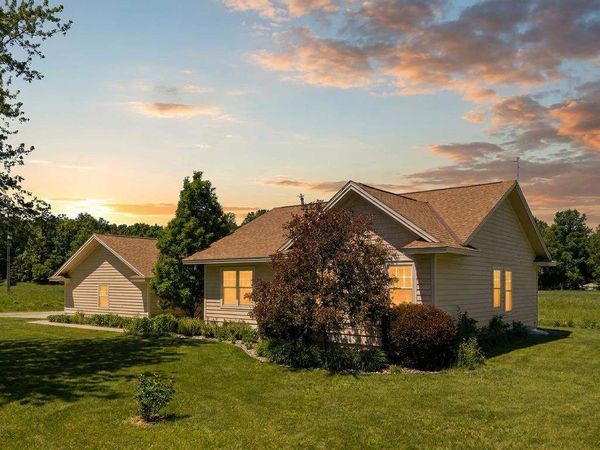 1746 Beckon Road, Pellston, MI 49769