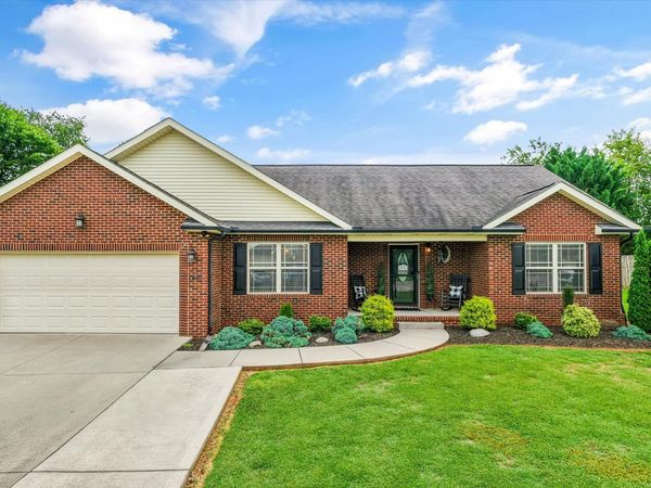 208 Barberry Court, Maryville, TN 37804