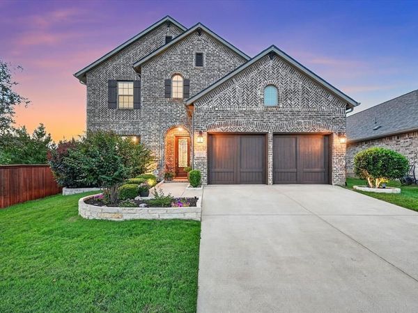 1812 Briscoe Drive, Lantana, TX 76226