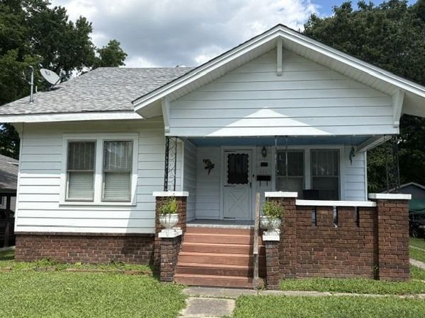 808 N 11th Street , Murphysboro, IL 62966
