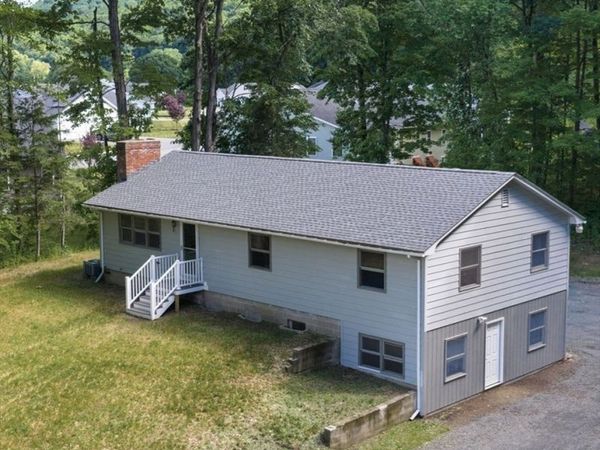 89 Sugarloaf St, Deerfield, MA 01373