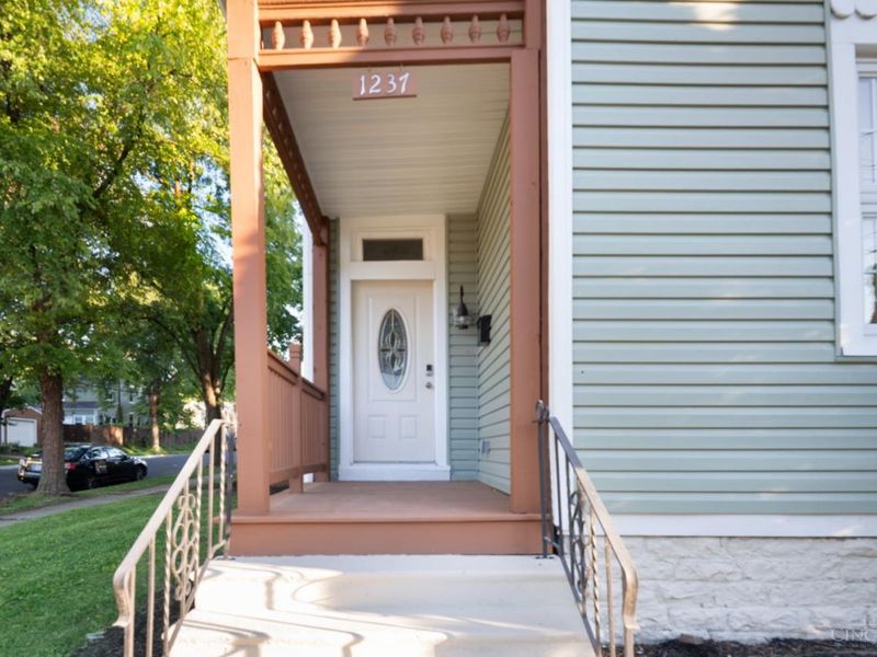 1237 Laidlaw Avenue, Cincinnati, OH 45237 Photo 2