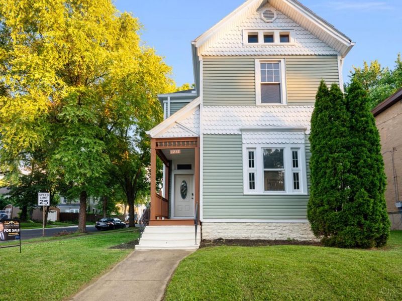 1237 Laidlaw Avenue, Cincinnati, OH 45237 Photo 3
