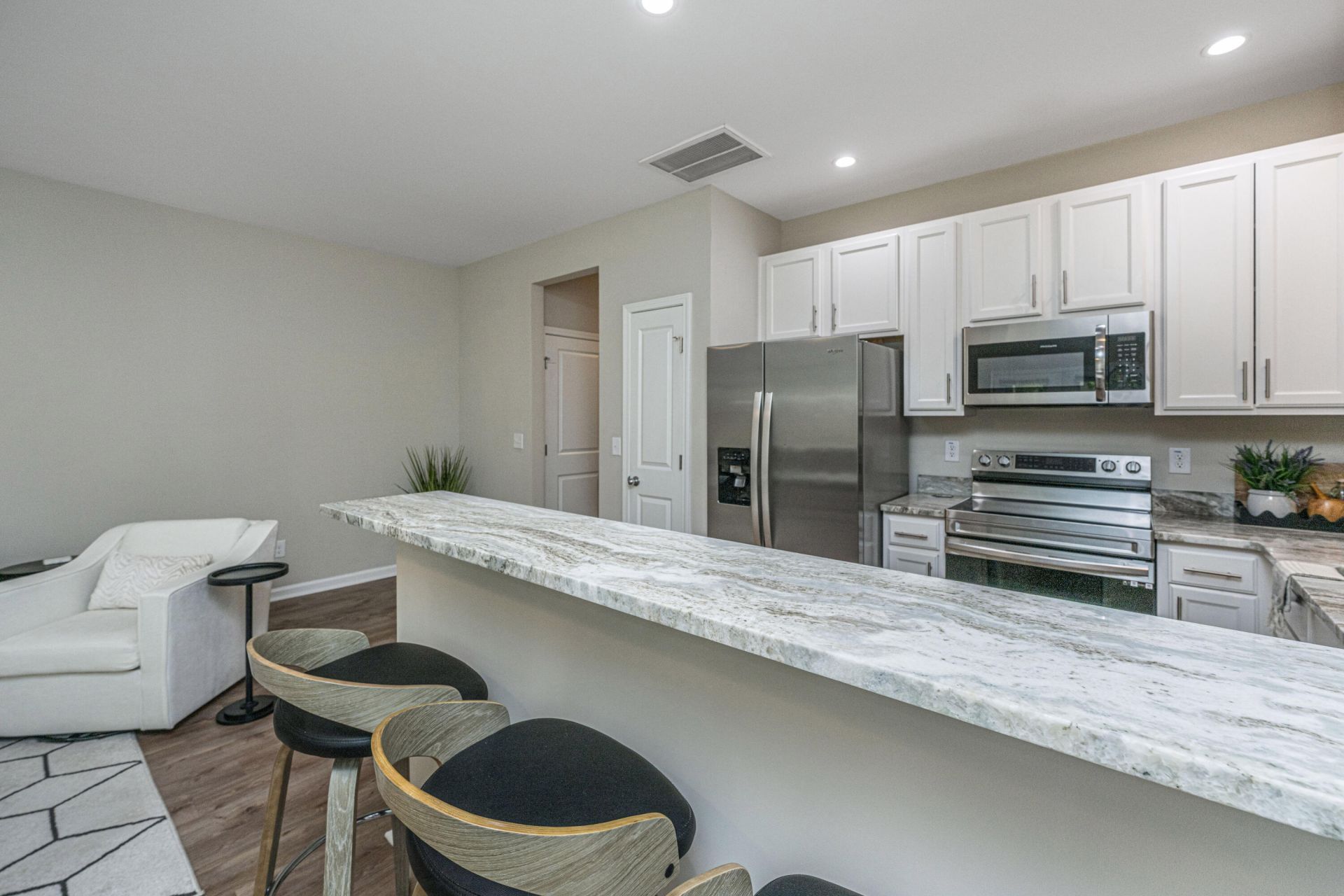 115 W Broad Street Photo 12
