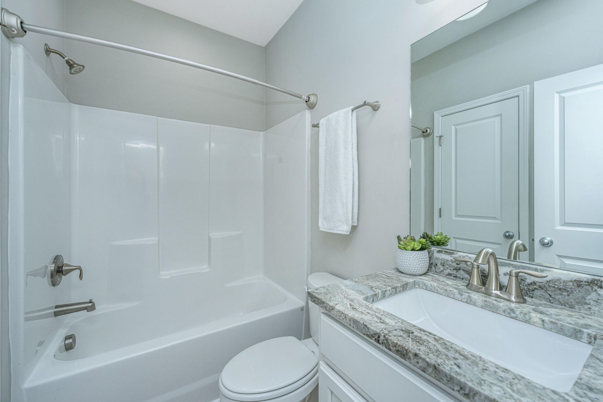 115 W Broad Street Photo 15
