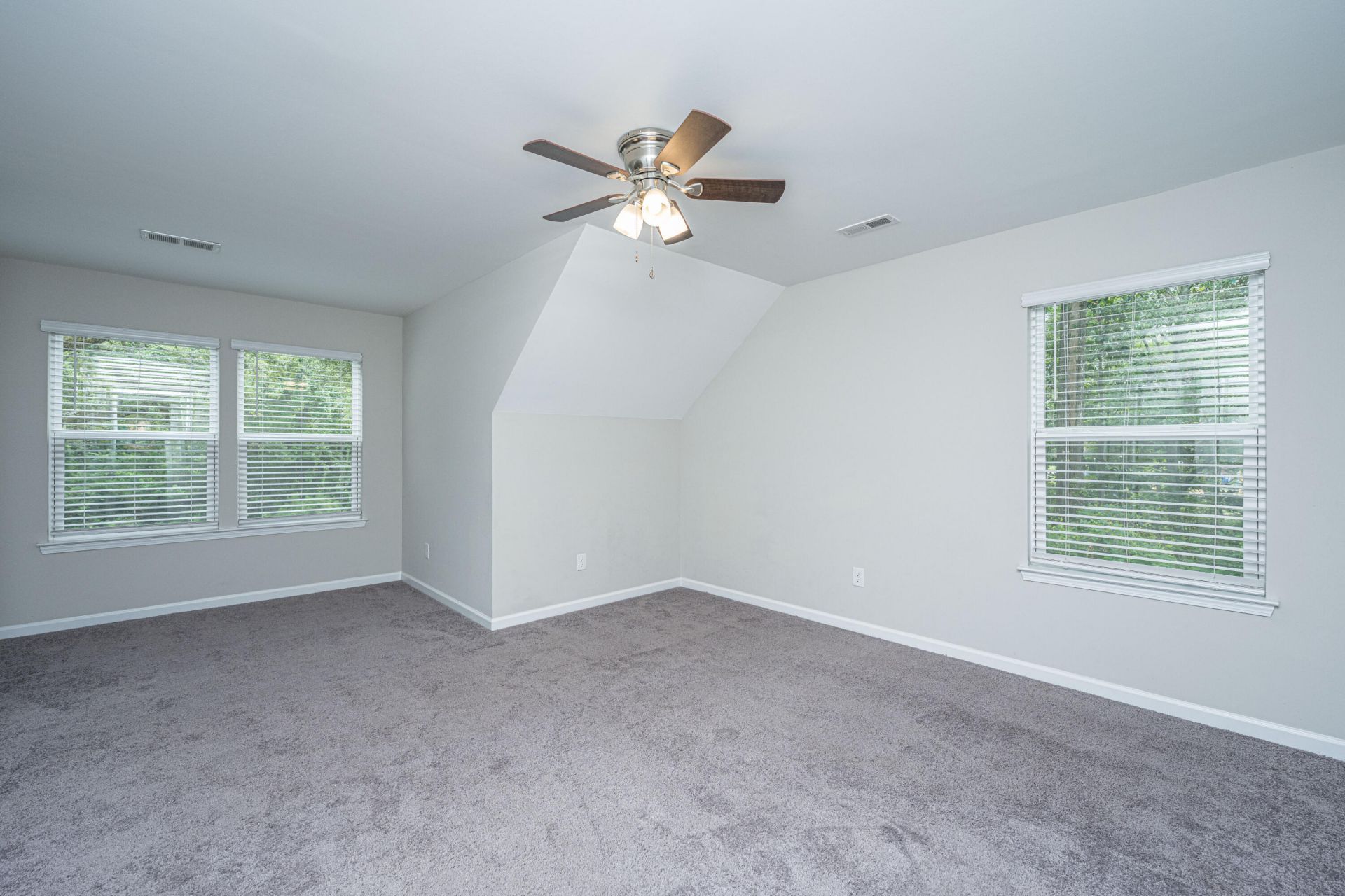 115 W Broad Street Photo 22