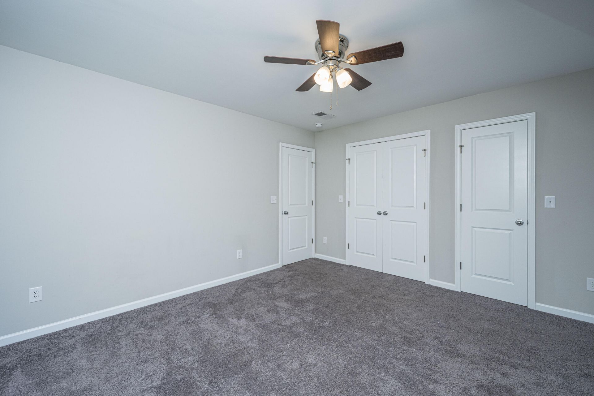 115 W Broad Street Photo 25