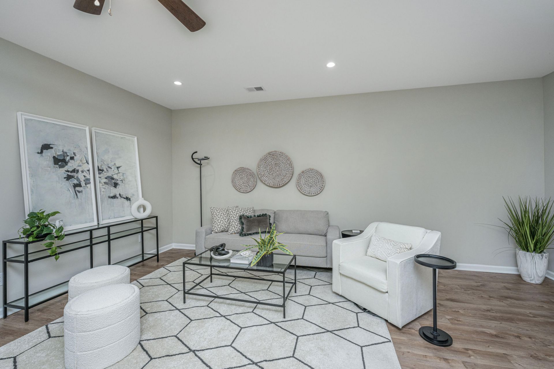 115 W Broad Street Photo 7
