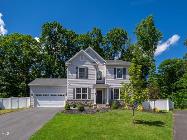 27 Spencer Street, Clifton Park, NY 12065