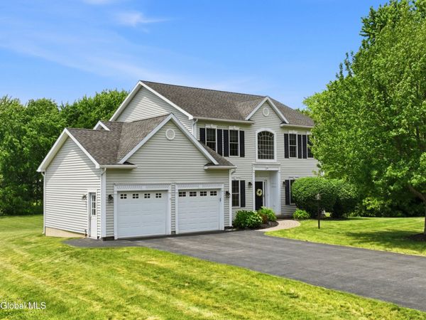 29 Heritage Court, Cohoes, NY 12047