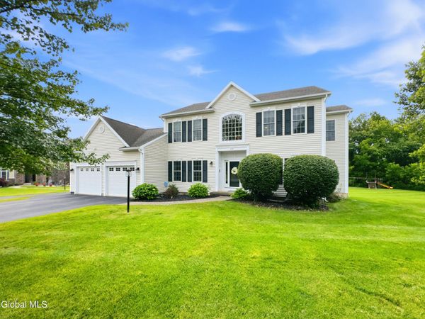 29 Heritage Court, Cohoes, NY 12047