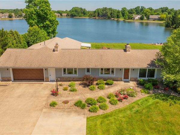 294 S Bayshore Drive , Columbiana, OH 44408