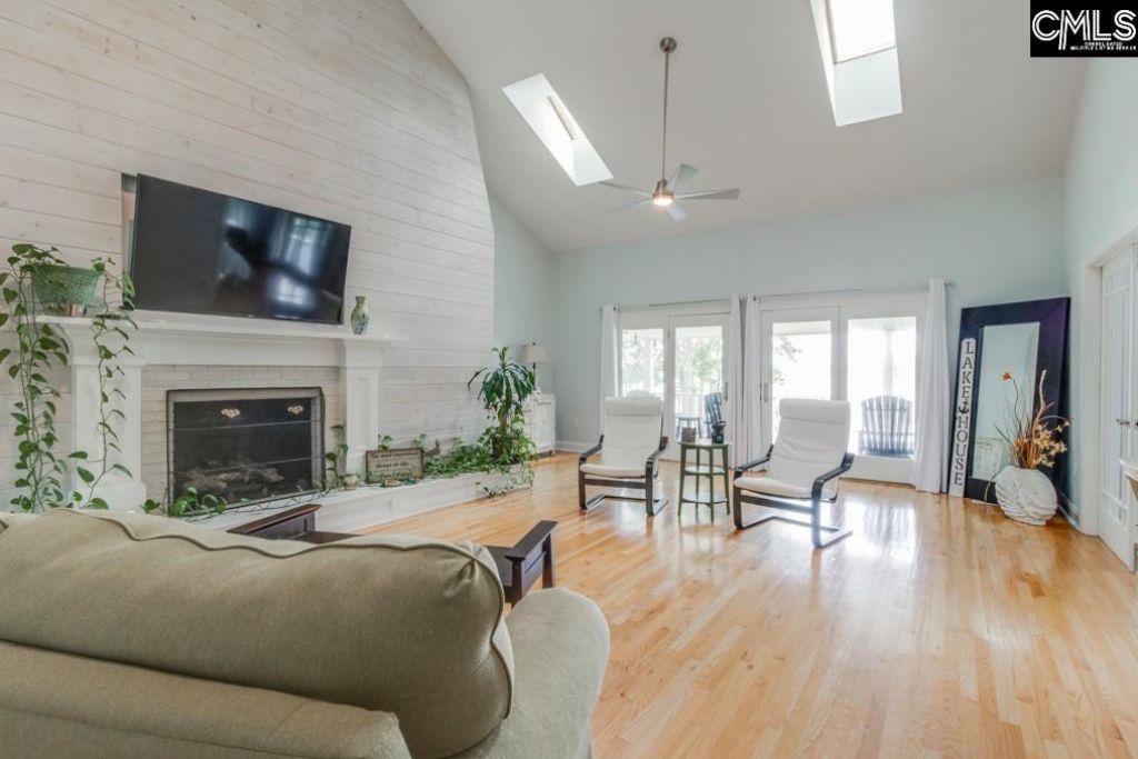 1011 Westshore  Photo 11