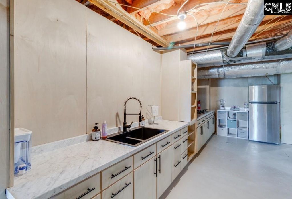1011 Westshore  Photo 36