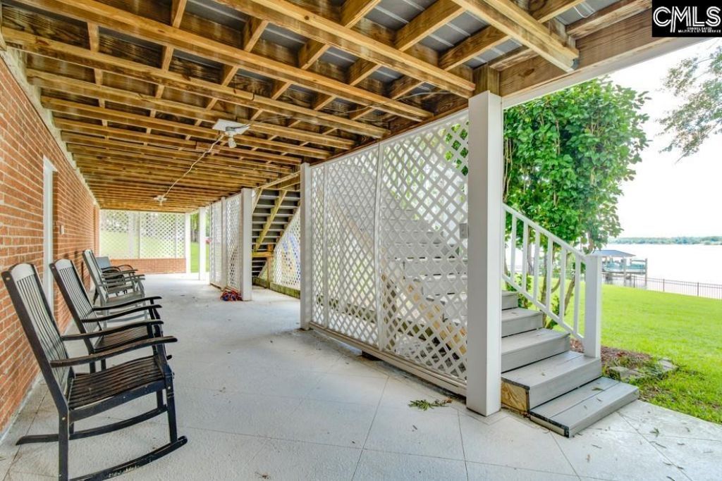 1011 Westshore  Photo 4
