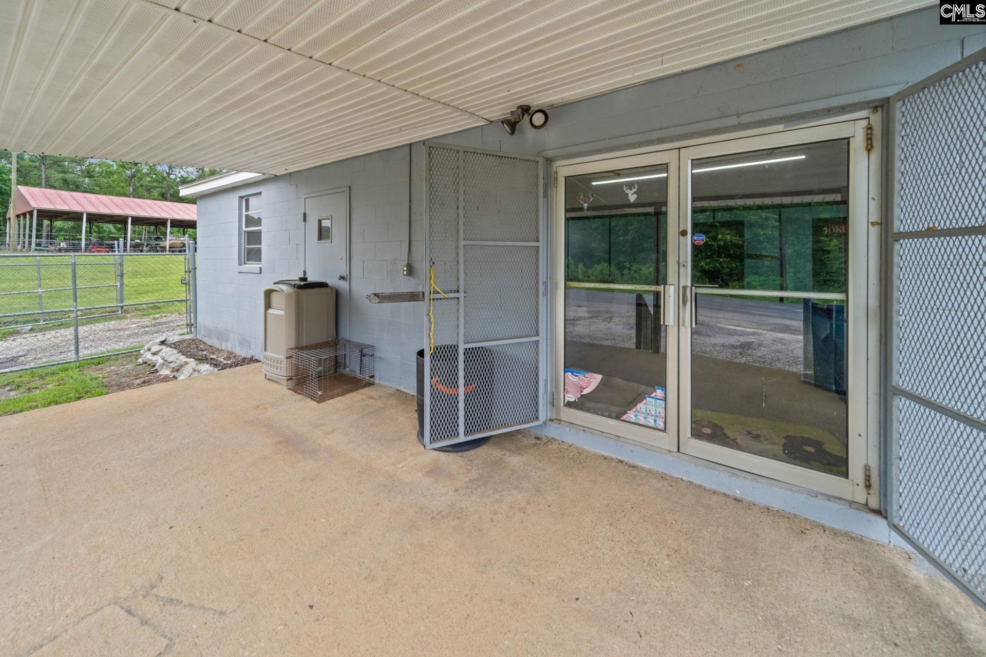 2163 John G Richards Road Photo 4