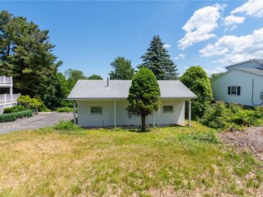 7104 Bayview Drive, Sodus Point, NY 14555