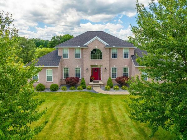 51 Bluebonnett Drive, Heath, OH 43056