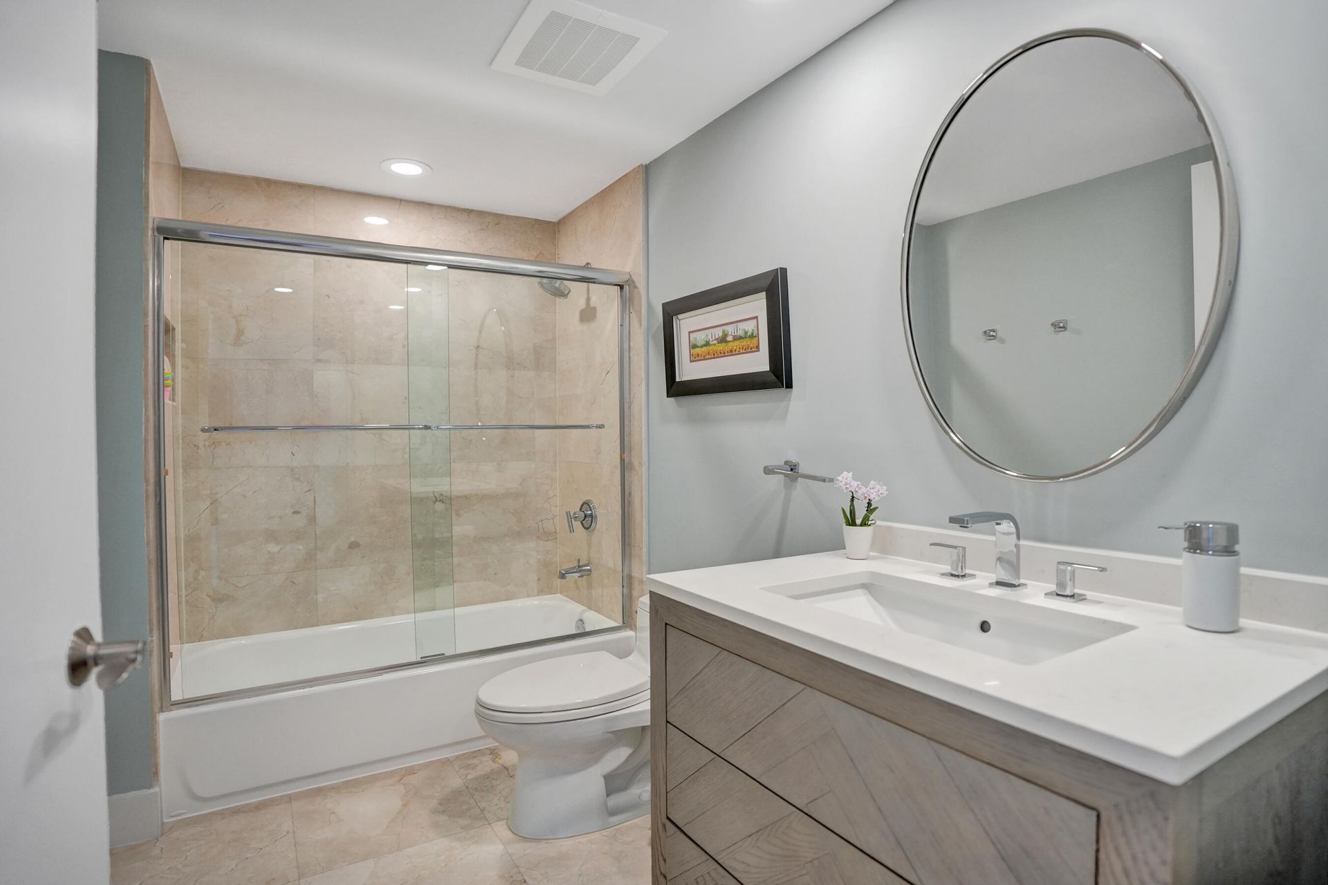 715 Bayshore Drive, Unit 902, Fort Lauderdale, FL 33304 Photo