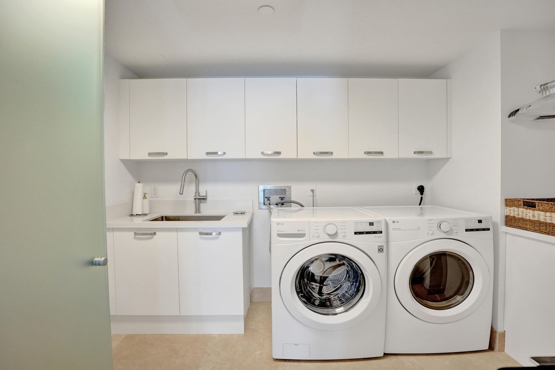 715 Bayshore Drive, Unit 902, Fort Lauderdale, FL 33304 Photo