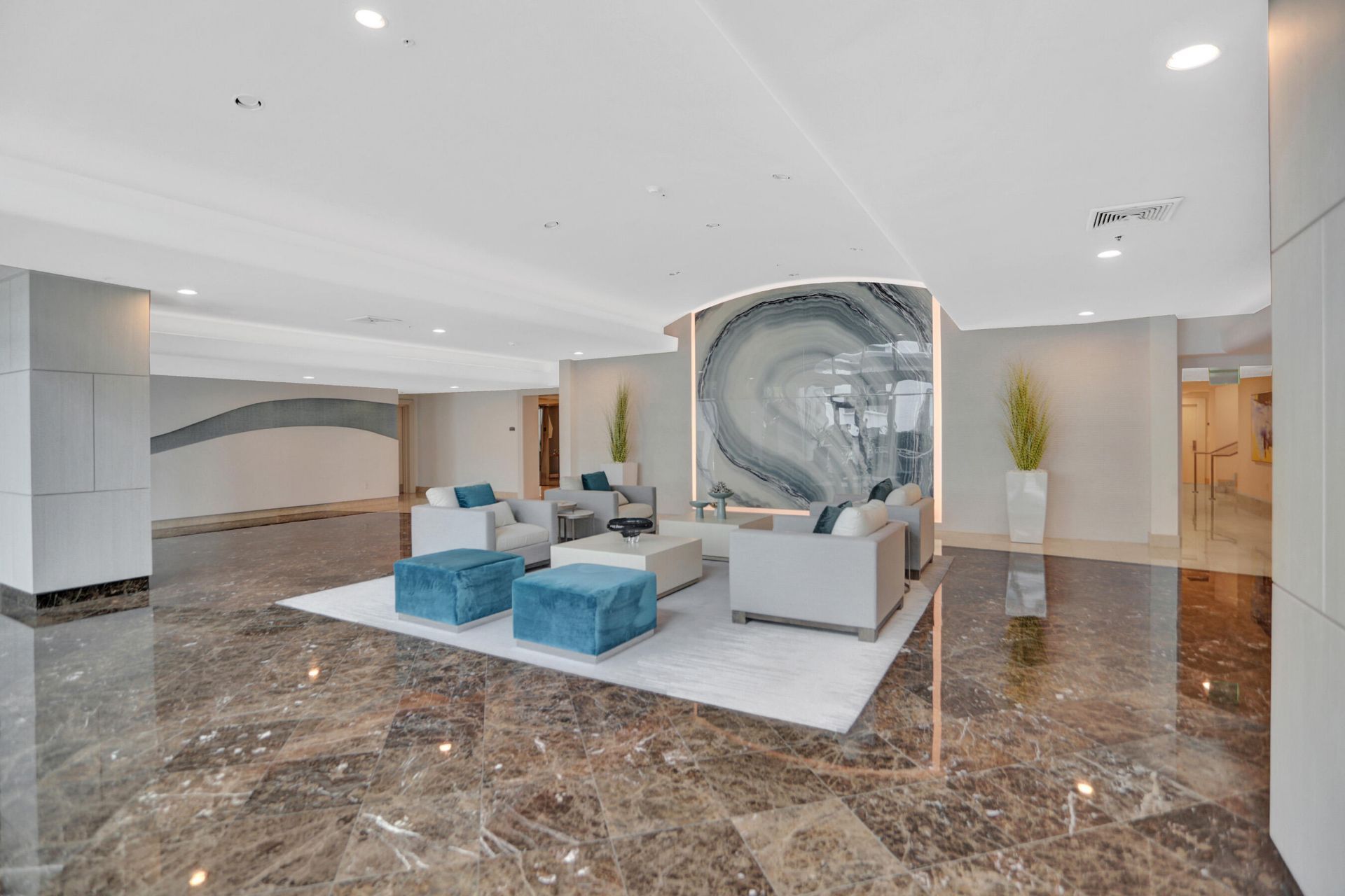 715 Bayshore Drive, Unit 902, Fort Lauderdale, FL 33304 Photo