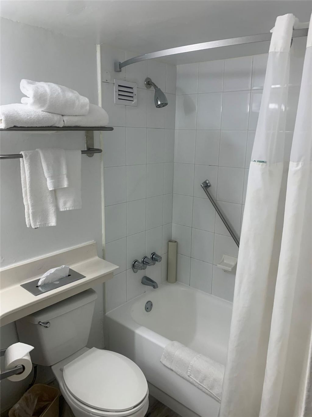 19201 Collins Avenue, Unit 231, Sunny Isles Beach, FL 33160 Photo
