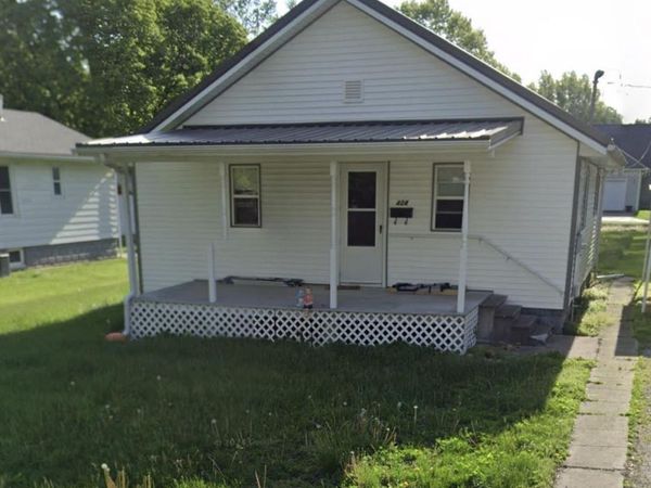 424 N WHITE Avenue, Taylorville, IL 62568