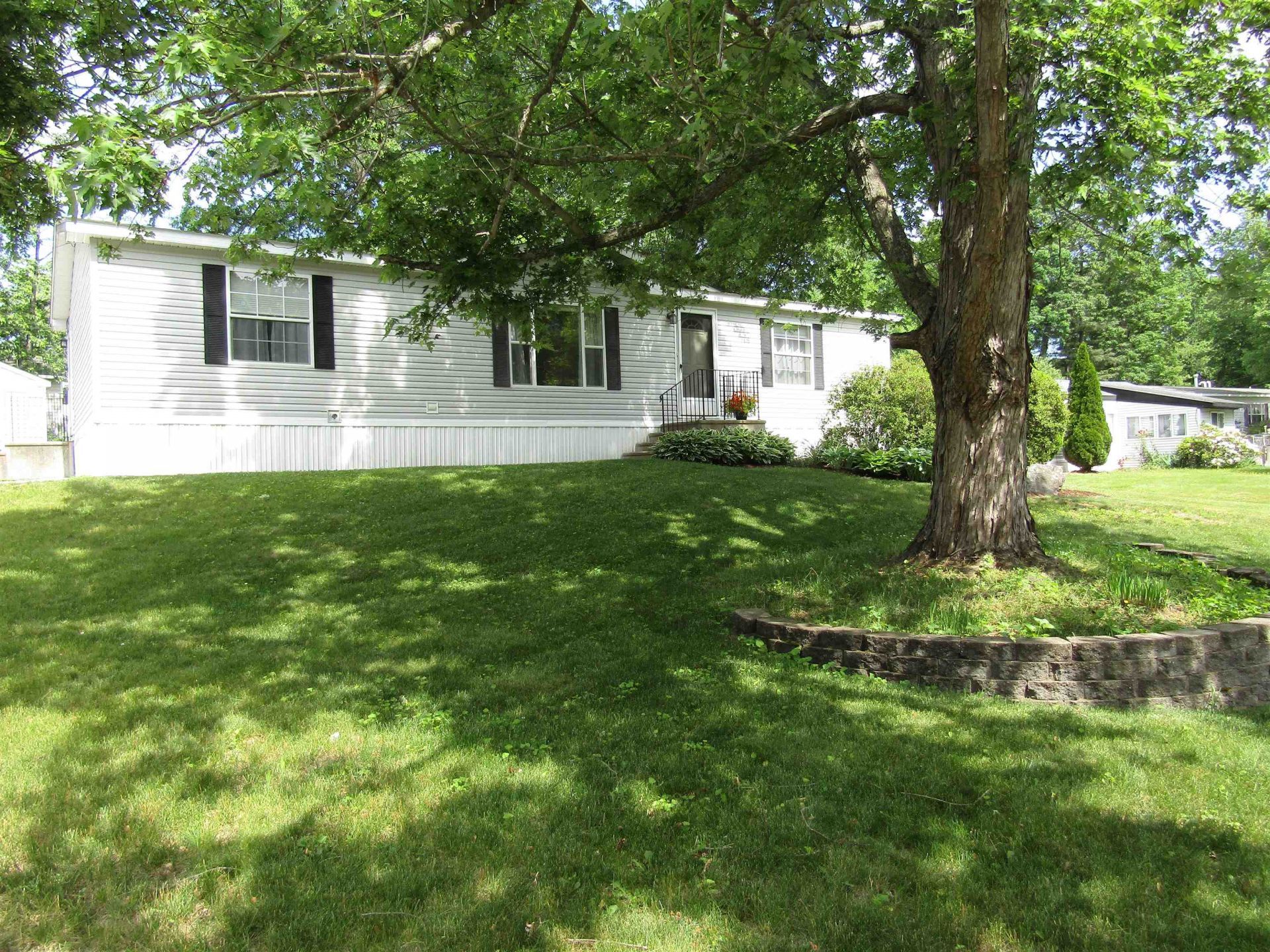 21 Eric Avenue Nashua, NH 03062